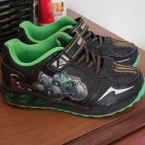 🚫Light up Grave Digger Monster Jam sneakers🚫